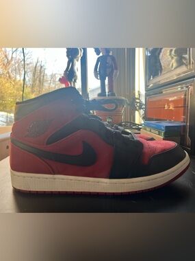 Air Jordan 1 Mid 'Reverse Banned' - Size 12
